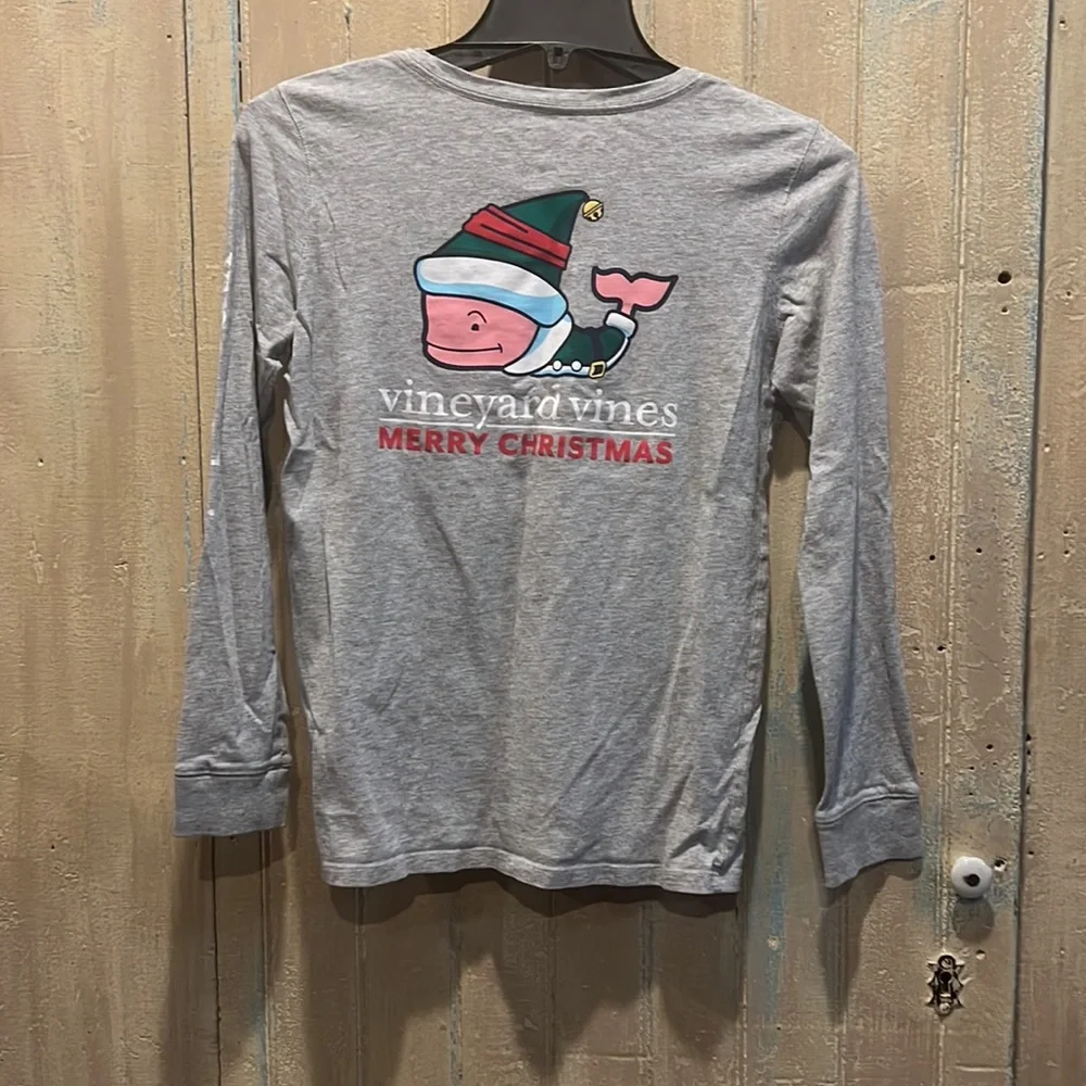 Vineyard Vines festive vineyard